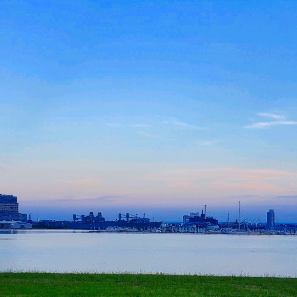 Meet your Posher, Mon - Picture 1 of 1